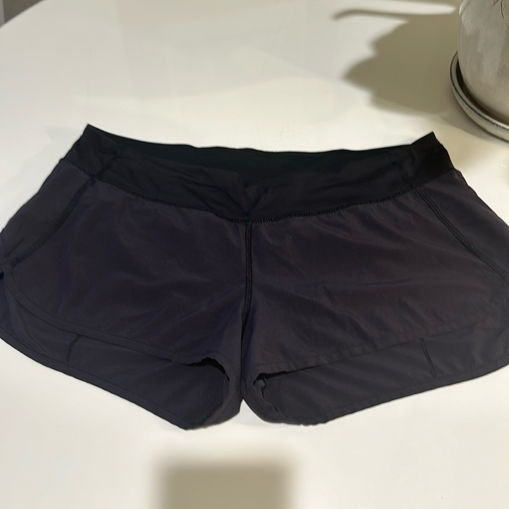 Lululemon 2.5 in speed up short (low rise)